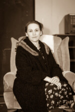Jane Anderson as Gert in Lost in Yonkers