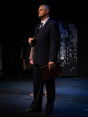 Julian Marsh played by David Wallace